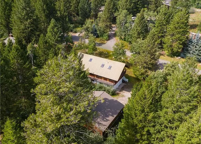 Rmr: Stock House In Teton Village